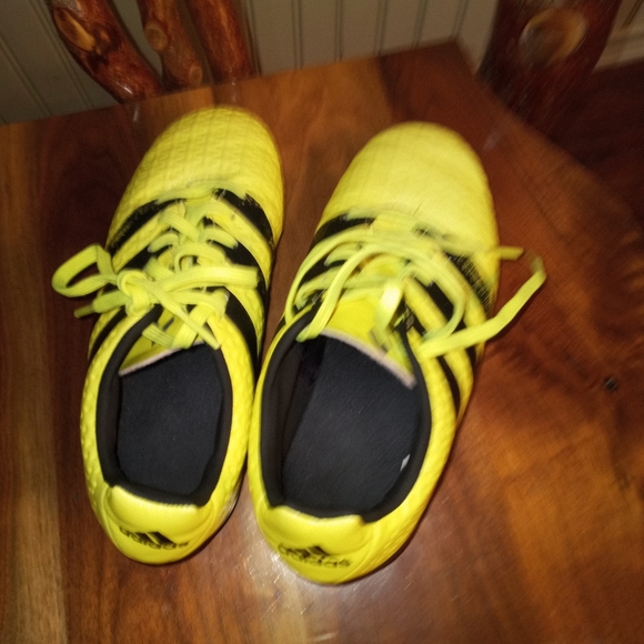 Adidas Soccer Cleats - Picture 6 of 7